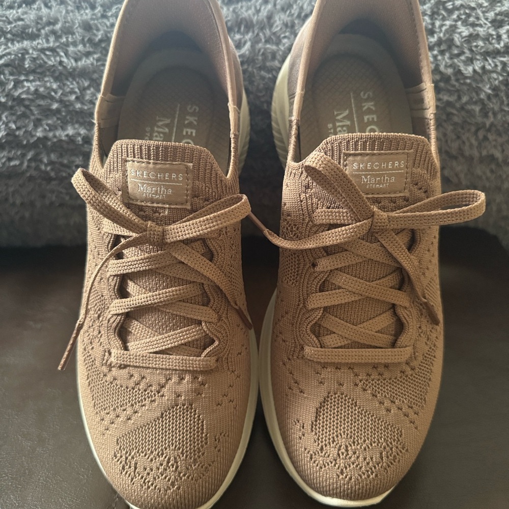 ✨NEW✨Skechers Martha Brown Knit Slip-In Sneakers